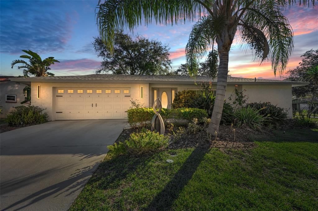 1137 LANYARD STREET