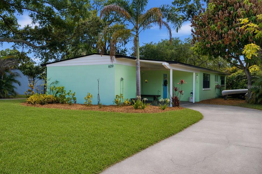 609 W RIVER DRIVE