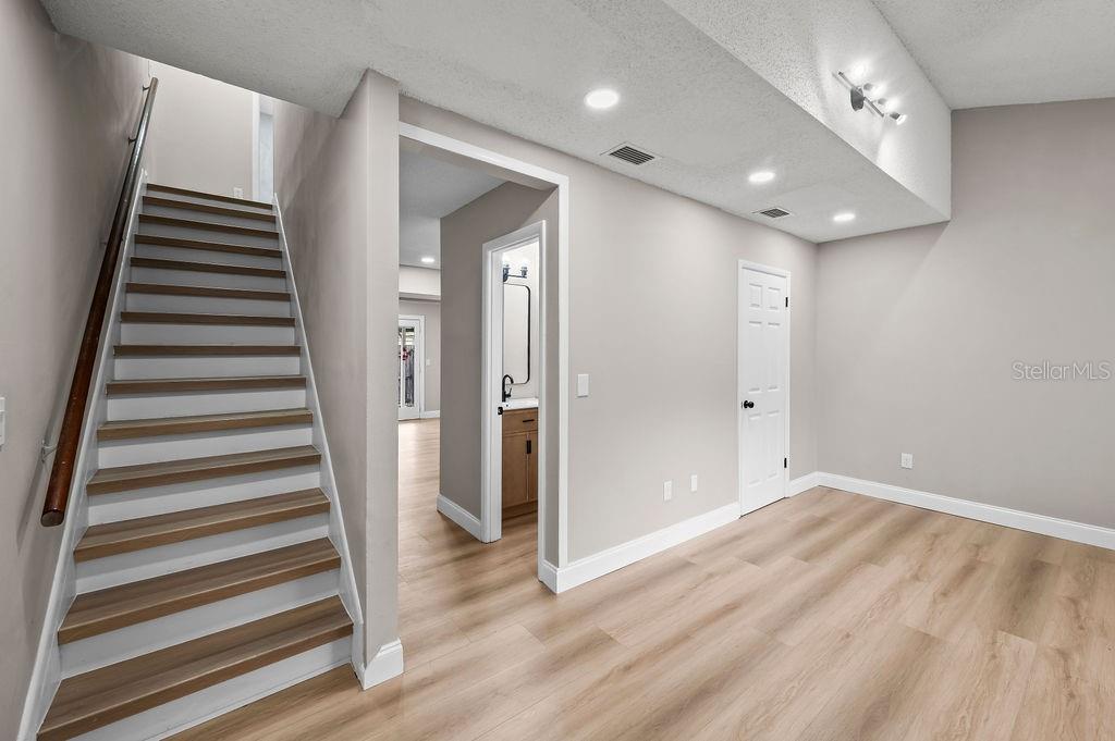 824 W 25TH STREET, SANFORD, FL — photo 2 of 24