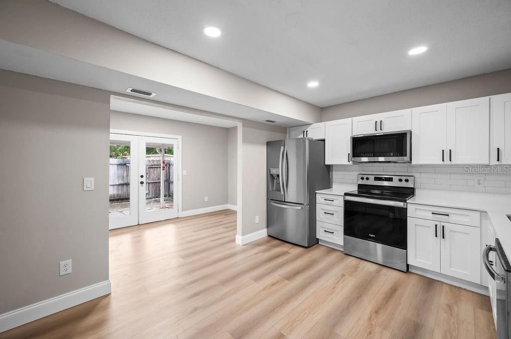 824 W 25TH STREET, SANFORD, FL — photo 5 of 24