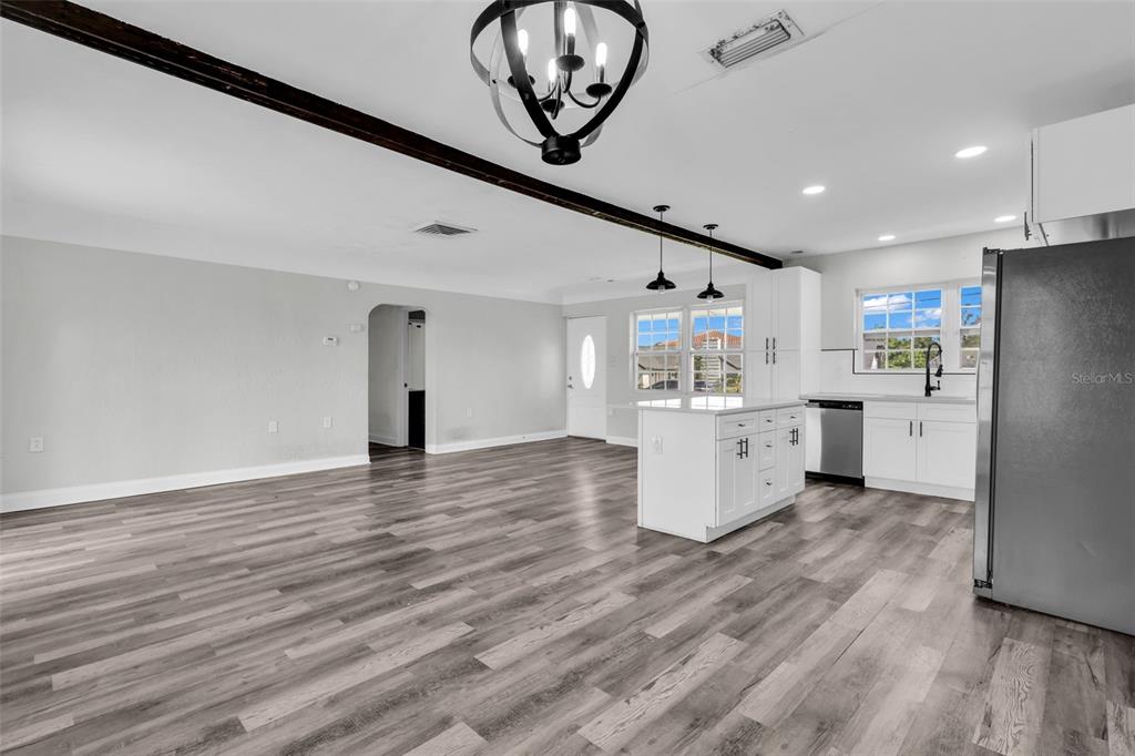 246 MAGELLAN DRIVE, SARASOTA, FL — photo 4 of 29