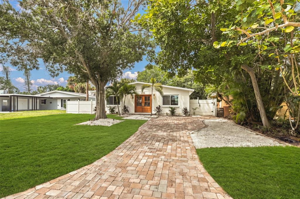 3946 HELENA STREET NE, ST PETERSBURG, FL — photo 3 of 30