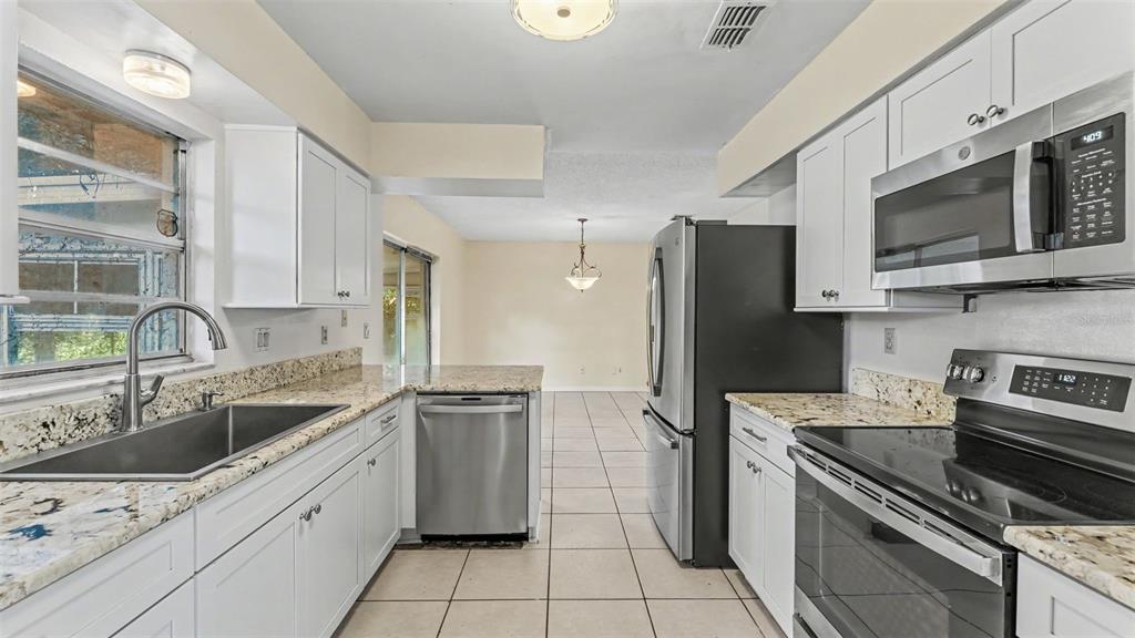 3108 ELDERWOOD PLACE, SEFFNER, FL — photo 2 of 26