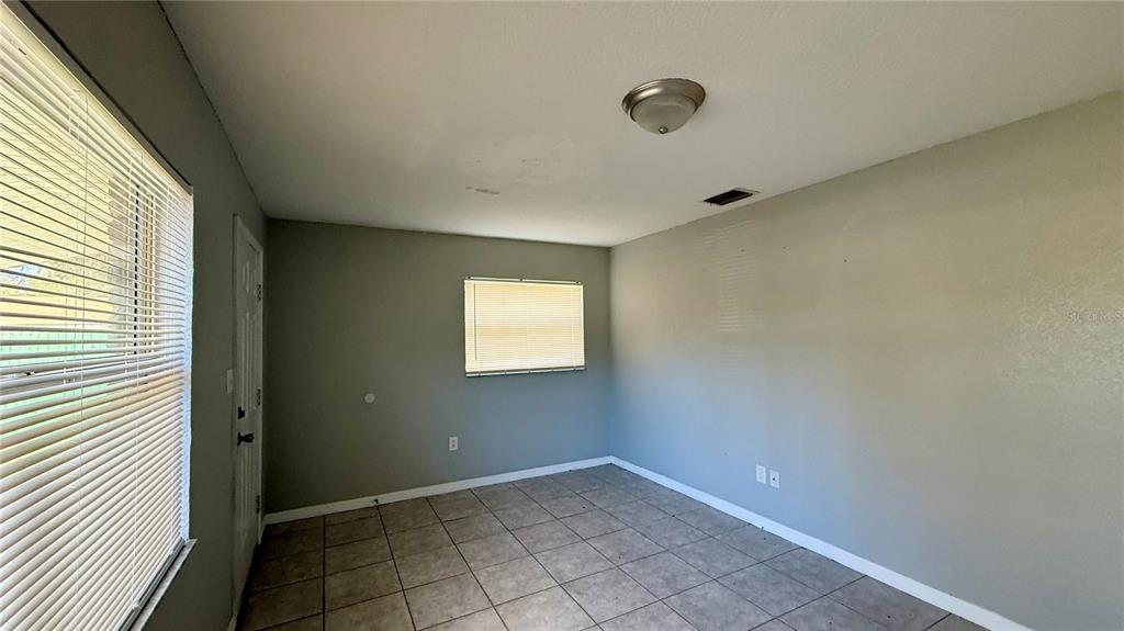 102 DR MARTIN LUTHER KING JR AVENUE, WILDWOOD, FL — photo 5 of 9