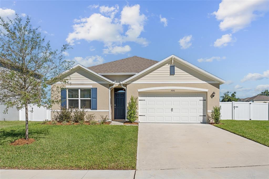 3686 RORY OAK CIRCLE