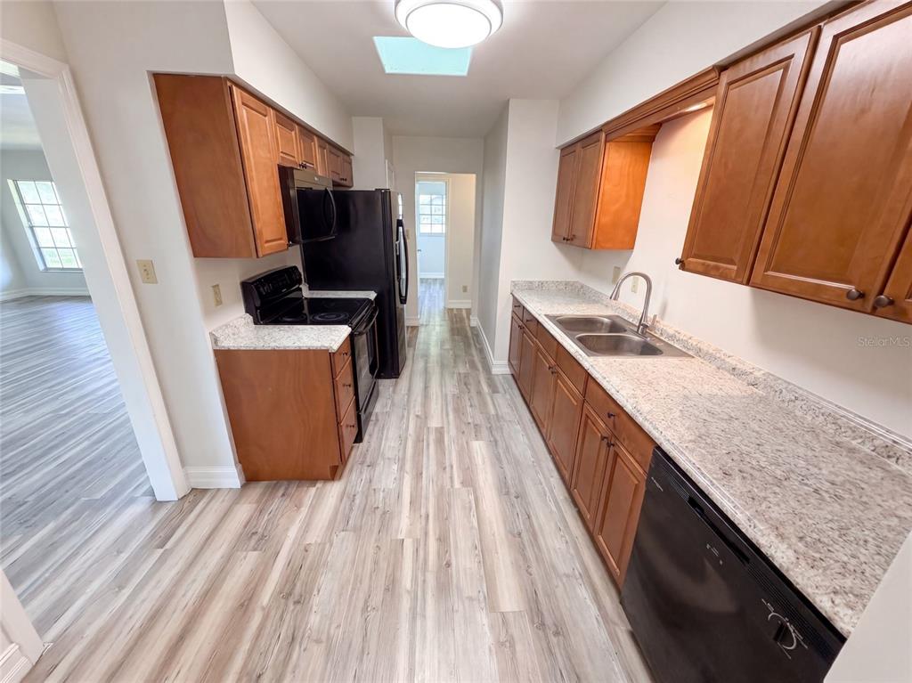601 CAROLYN DRIVE, BRANDON, FL — photo 2 of 30