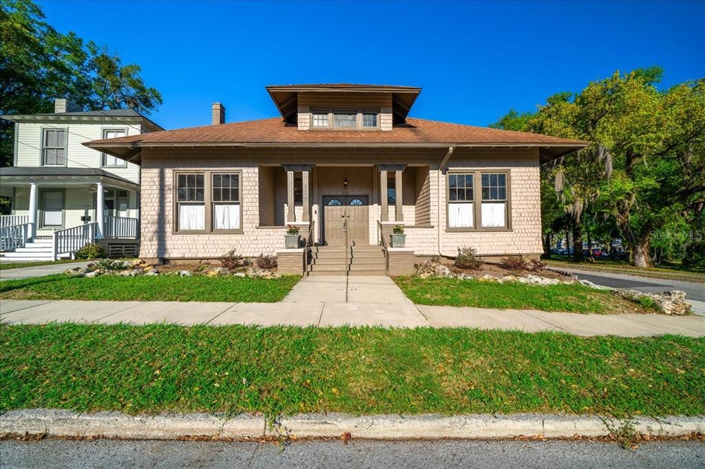 118 NE TUSCAWILLA AVENUE