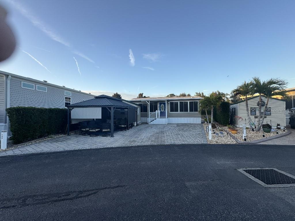 16736 SUNSHINE AVENUE, CLERMONT, FL — photo 3 of 10