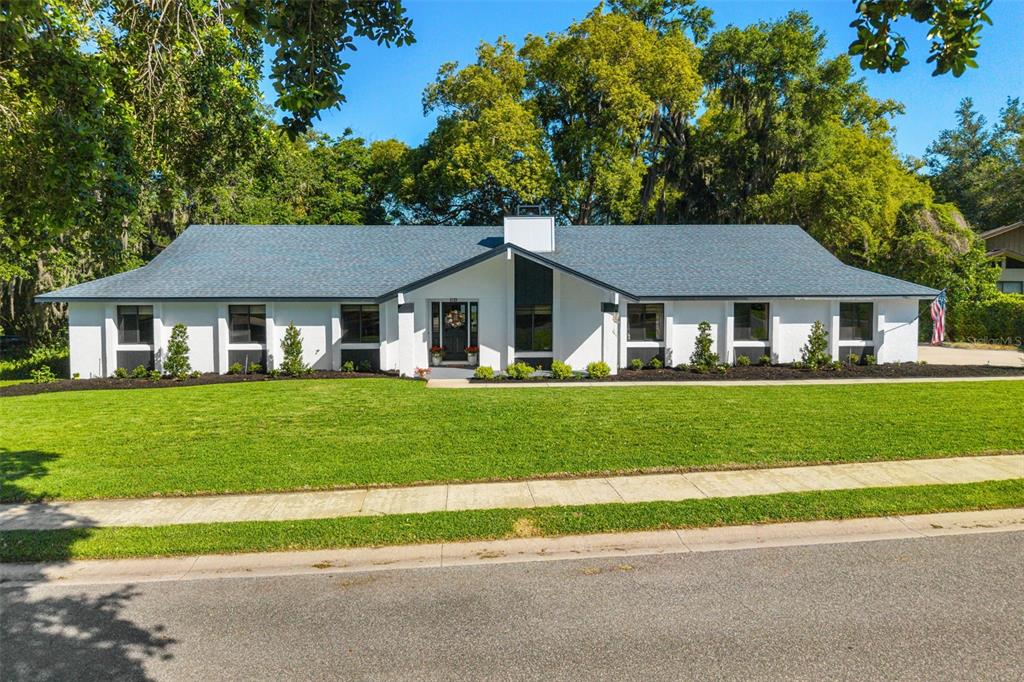 457 FORESTWOOD LANE
