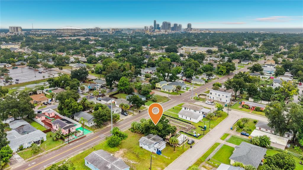 2135 OAKLEY AVENUE S, ST PETERSBURG, FL — photo 2 of 28