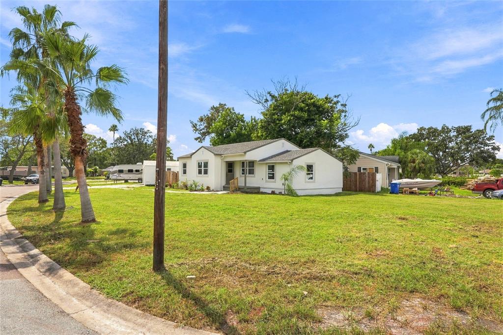 8474 TOBAY ROAD N, ST PETERSBURG, FL — photo 3 of 44