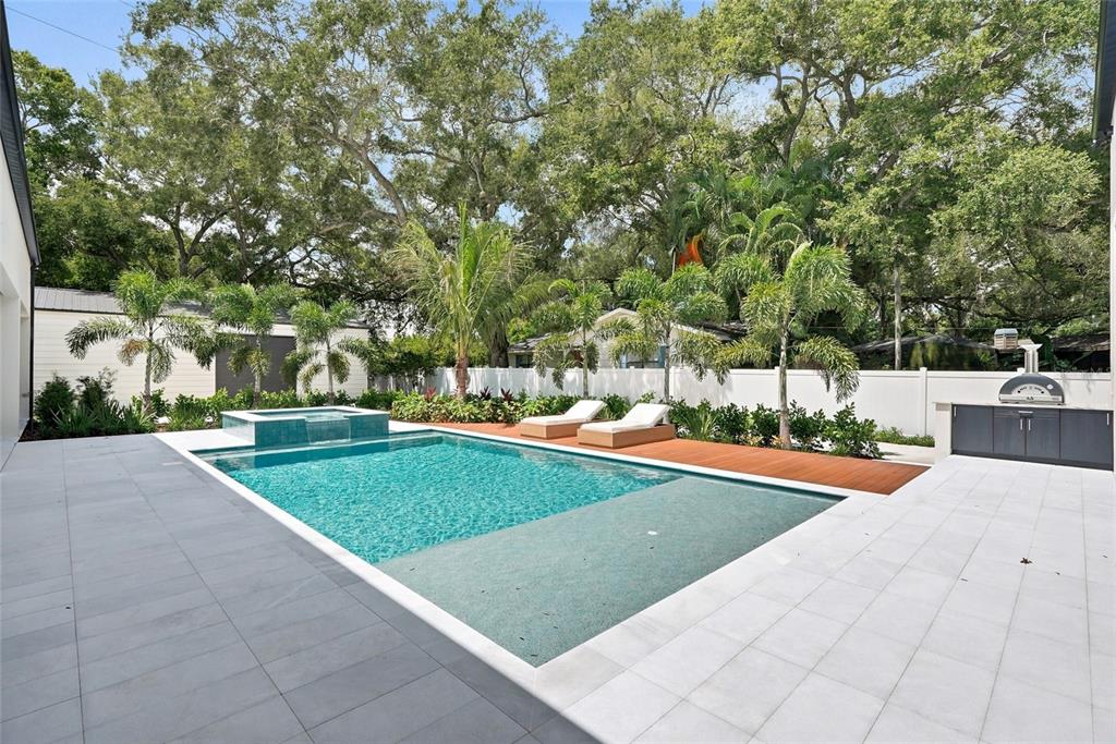 10040 59TH AVENUE N, ST PETERSBURG, FL — photo 2 of 24