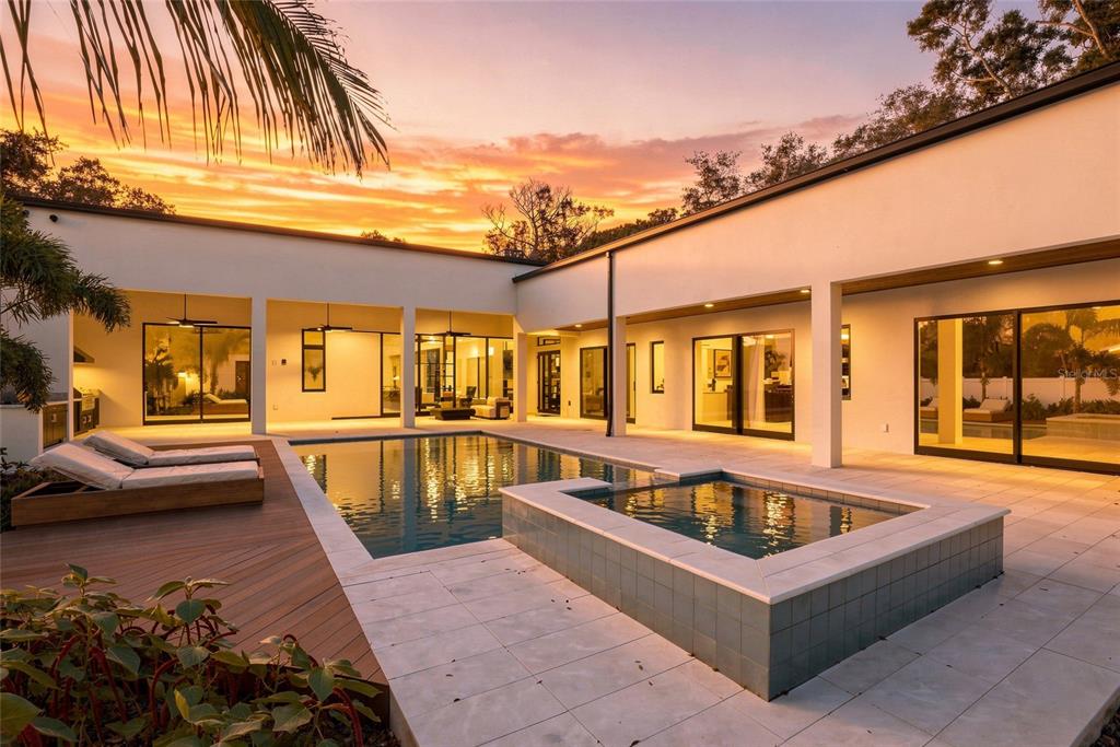 10040 59TH AVENUE N, ST PETERSBURG, FL — photo 3 of 24