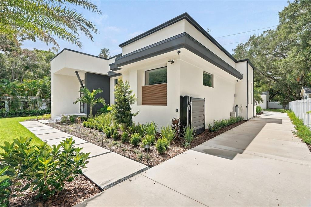 10040 59TH AVENUE N, ST PETERSBURG, FL — photo 5 of 24