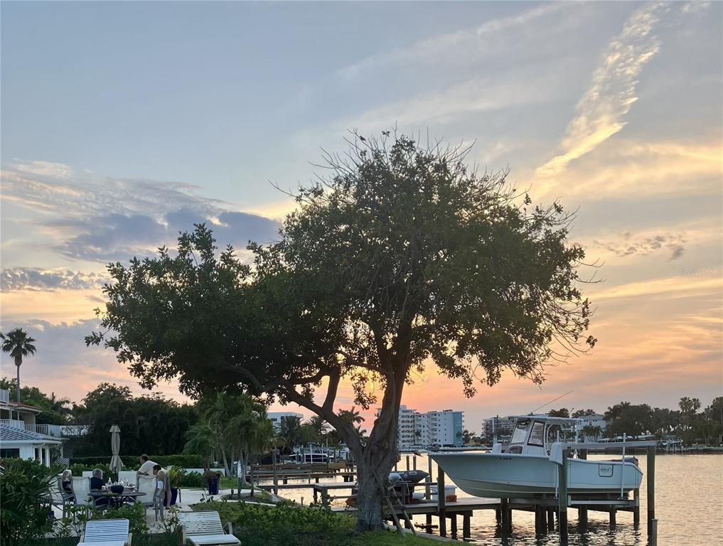 27 DOLPHIN DRIVE, TREASURE ISLAND, FL — photo 2 of 26