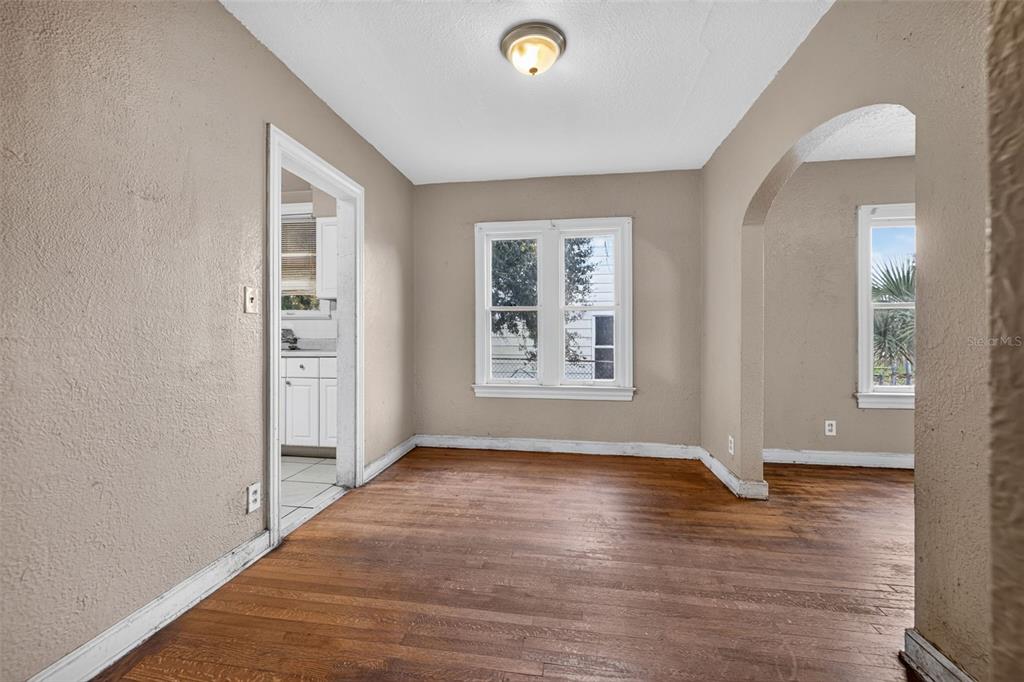 781 16TH AVENUE S, ST PETERSBURG, FL — photo 3 of 19