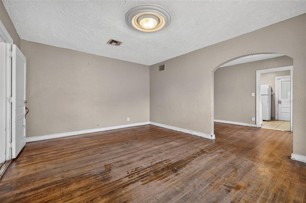 781 16TH AVENUE S, ST PETERSBURG, FL — photo 4 of 19