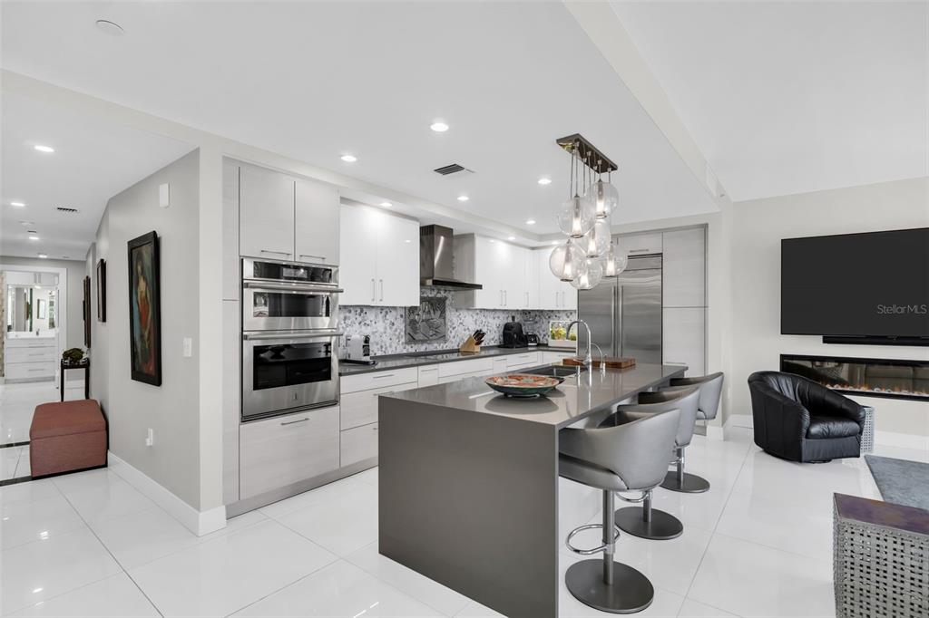 100 1ST AVENUE N UNIT 305, ST PETERSBURG, FL — photo 4 of 77