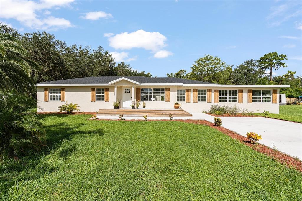 1518 LAKESIDE DRIVE