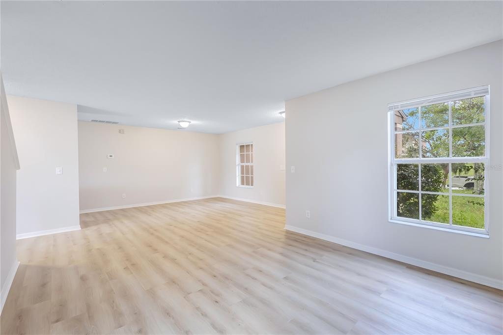 3260 AMBERLEY PARK CIRCLE, KISSIMMEE, FL — photo 4 of 44
