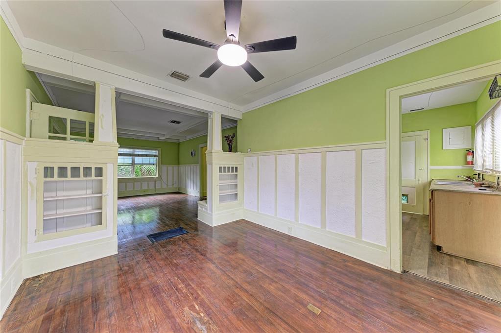 1005 16TH AVENUE S, ST PETERSBURG, FL — photo 4 of 54