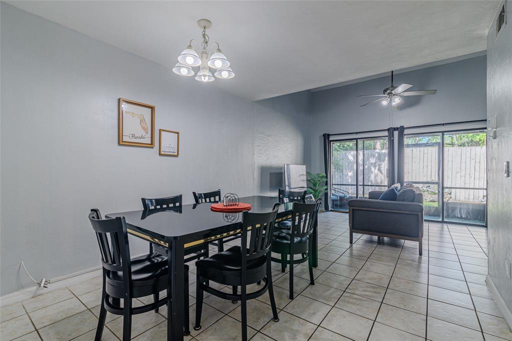 7200 SW 8TH AVENUE UNIT E27, GAINESVILLE, FL — photo 3 of 30