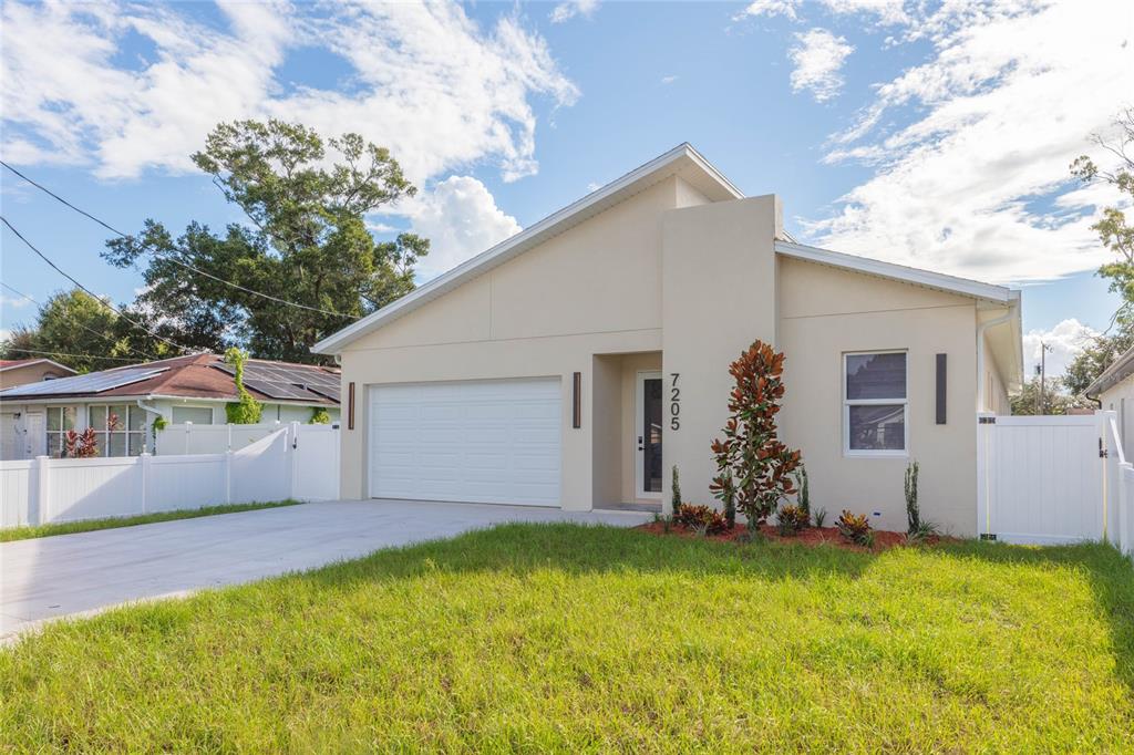 7205 N LOIS AVENUE, TAMPA, FL — photo 2 of 30