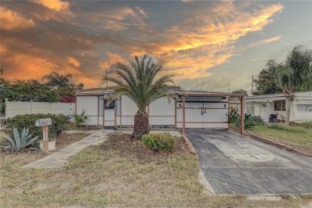 1852 HOYLE DRIVE