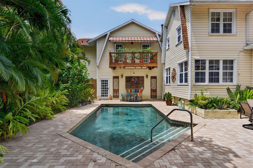 4451 CHARLES LANE, SARASOTA, FL — photo 4 of 30