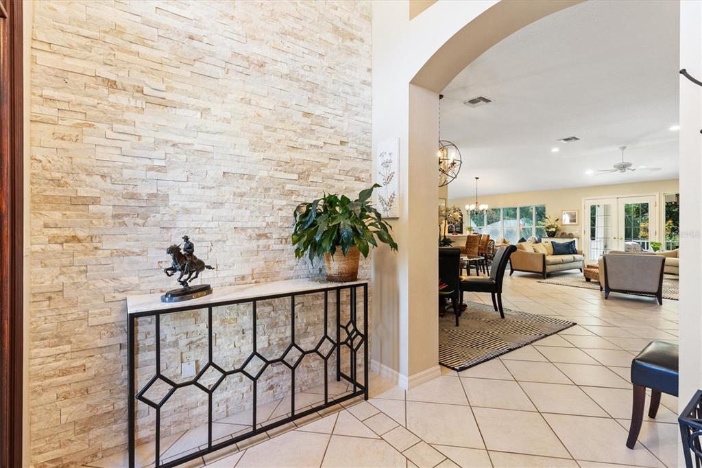 1302 LA ESTRELLITA WAY, THE VILLAGES, FL — photo 5 of 30