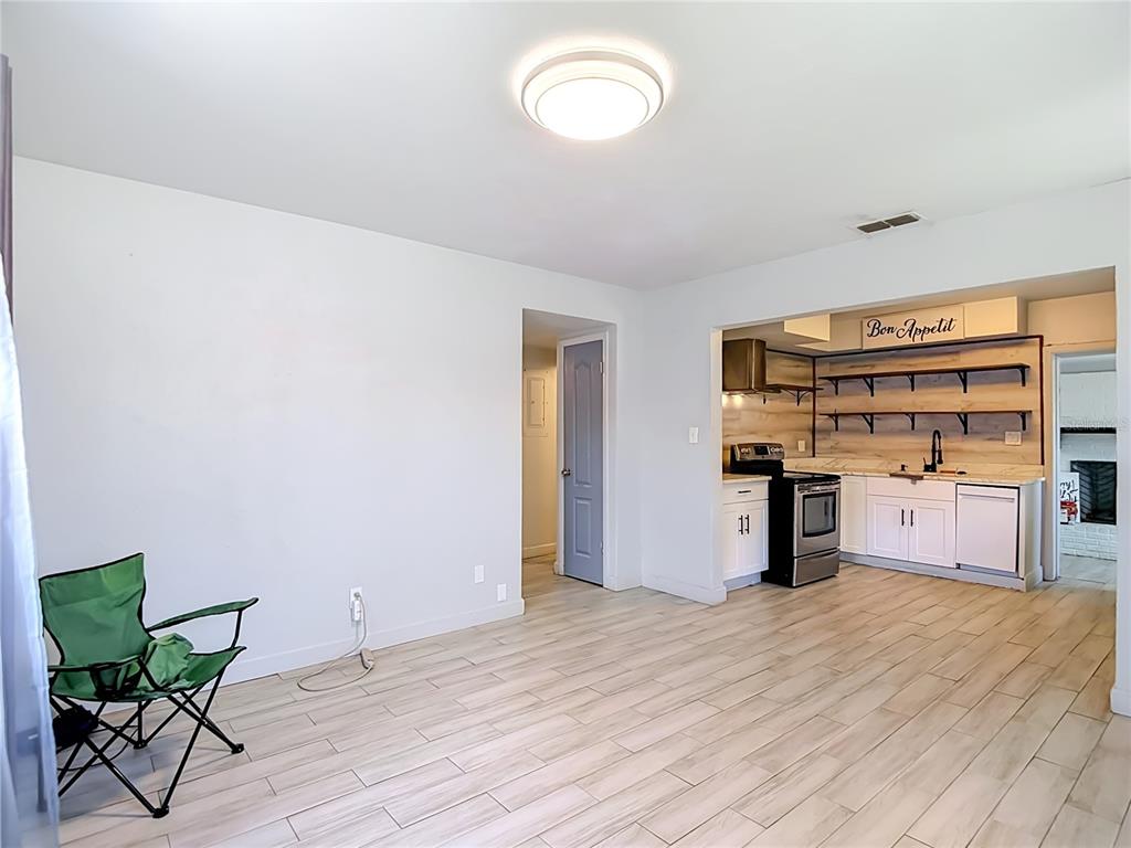 3313 W KATHLEEN STREET, TAMPA, FL — photo 3 of 30