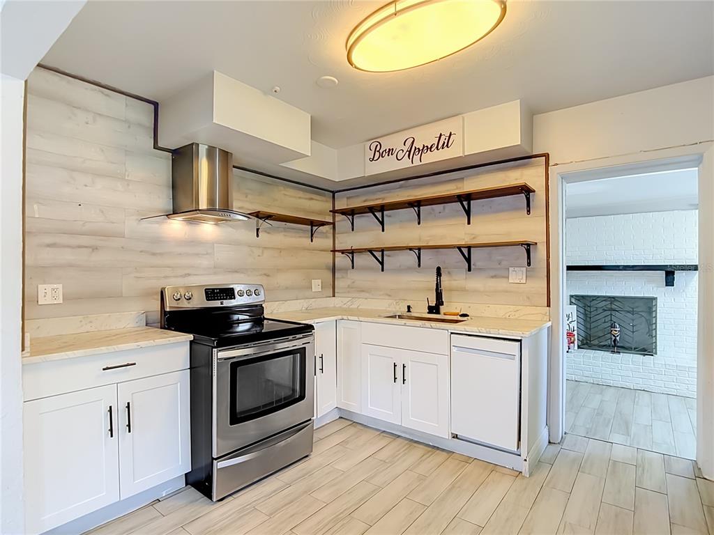 3313 W KATHLEEN STREET, TAMPA, FL — photo 4 of 30