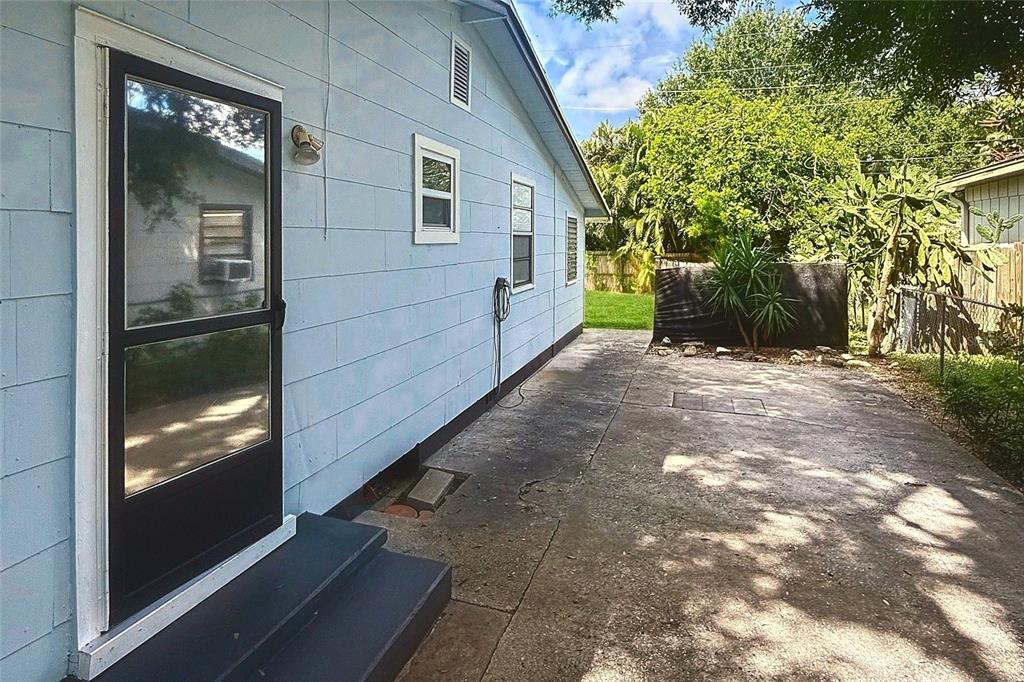 4480 NEWARK STREET N, ST PETERSBURG, FL — photo 4 of 35