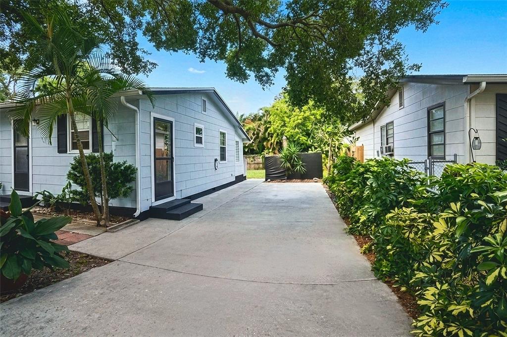 4480 NEWARK STREET N, ST PETERSBURG, FL — photo 5 of 35