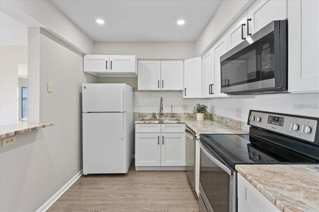 4900 BRITTANY DRIVE S UNIT 610, ST PETERSBURG, FL — photo 4 of 22