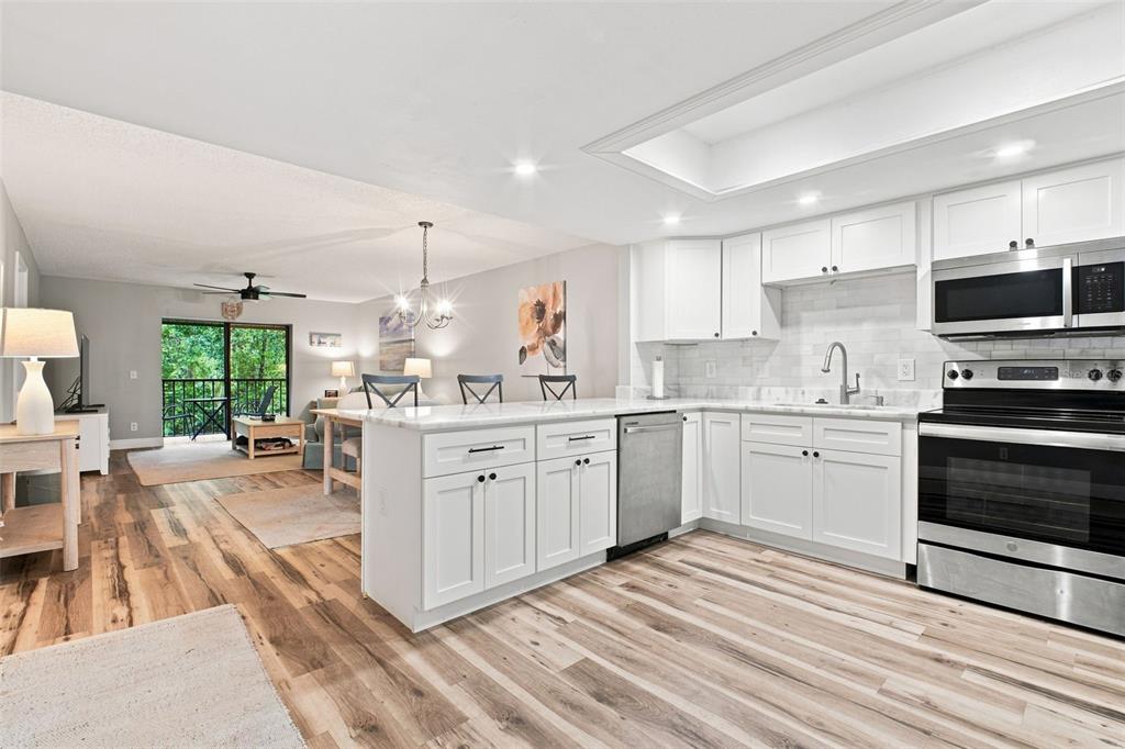 1400 TARPON WOODS BOULEVARD UNIT E6, PALM HARBOR, FL — photo 2 of 47