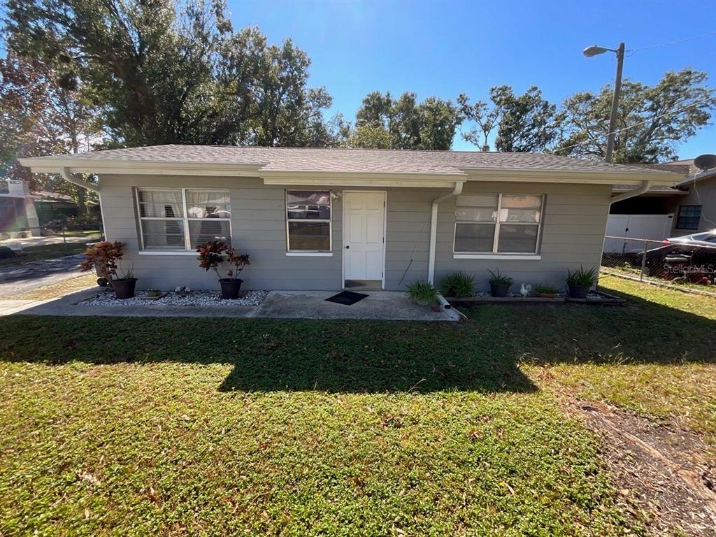 9004 W CLUSTER AVENUE
