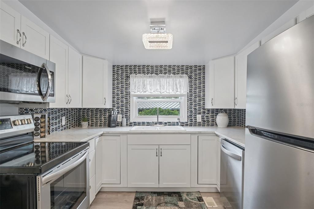 1100 UNIVERSITY PARKWAY UNIT #54, SARASOTA, FL — photo 5 of 18