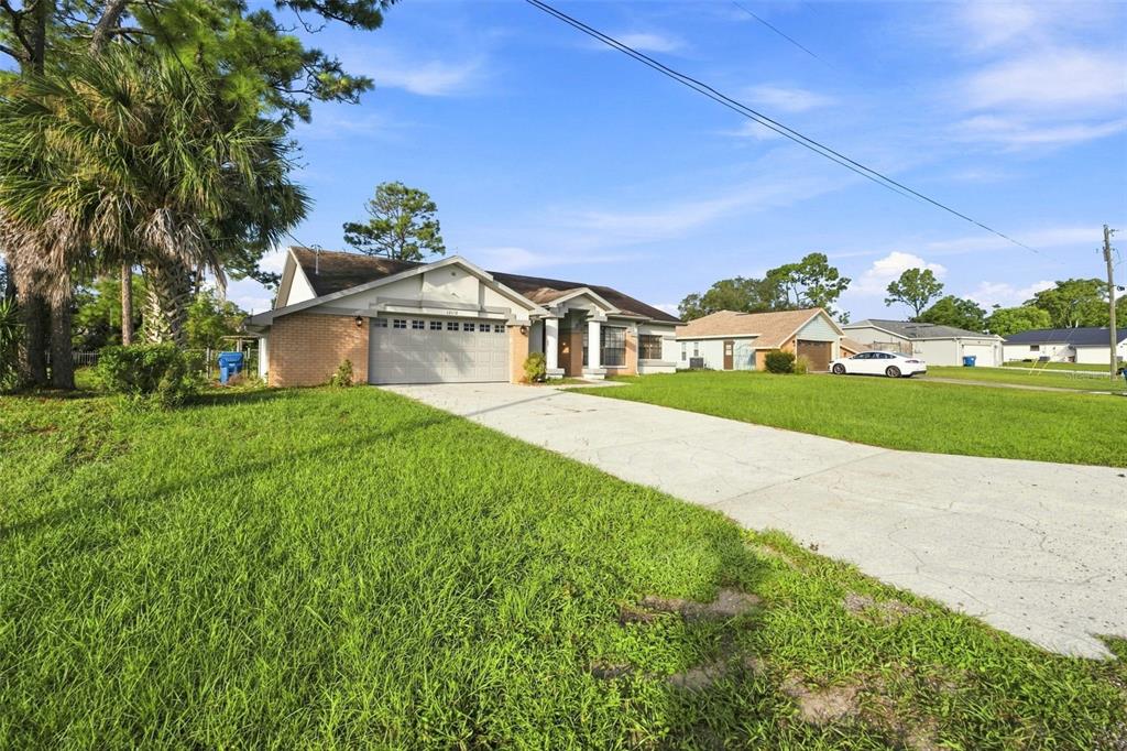 12018 VILLA ROAD, SPRING HILL, FL — photo 2 of 30