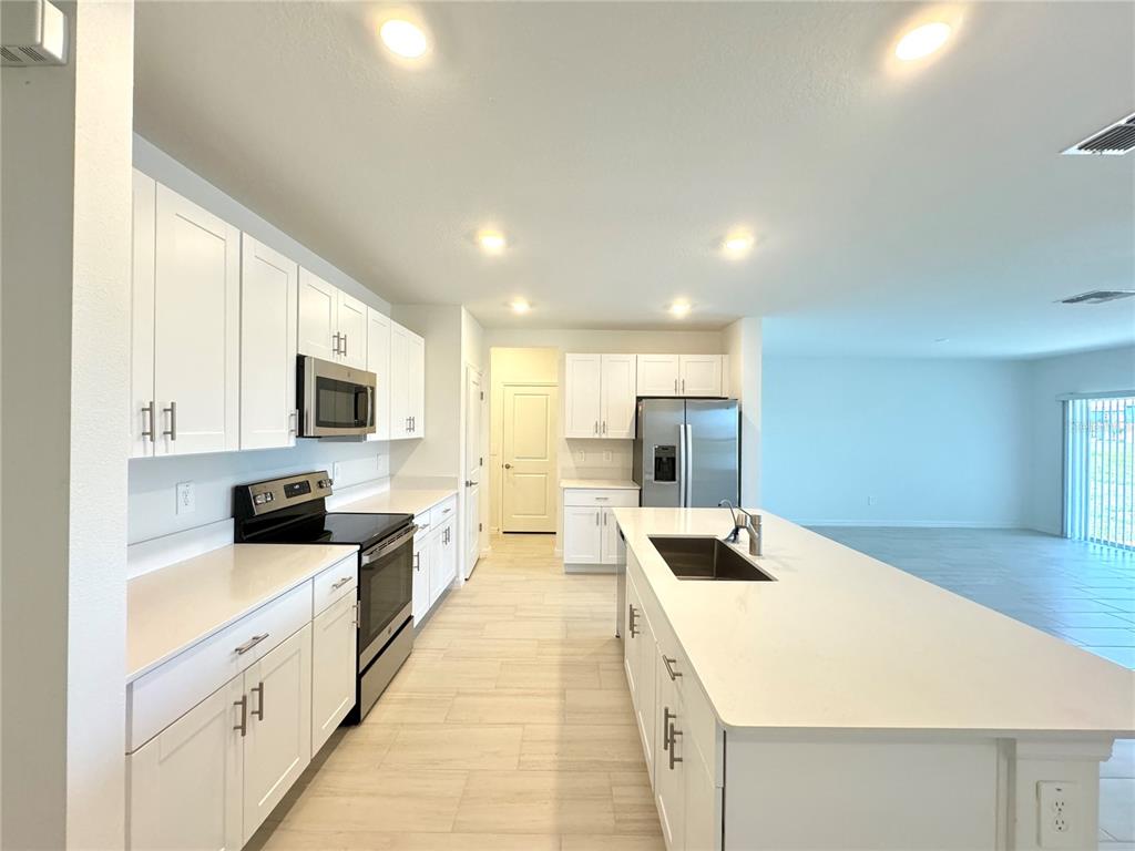 11414 LINDEN DEPOT ROAD, SAN ANTONIO, FL — photo 5 of 30