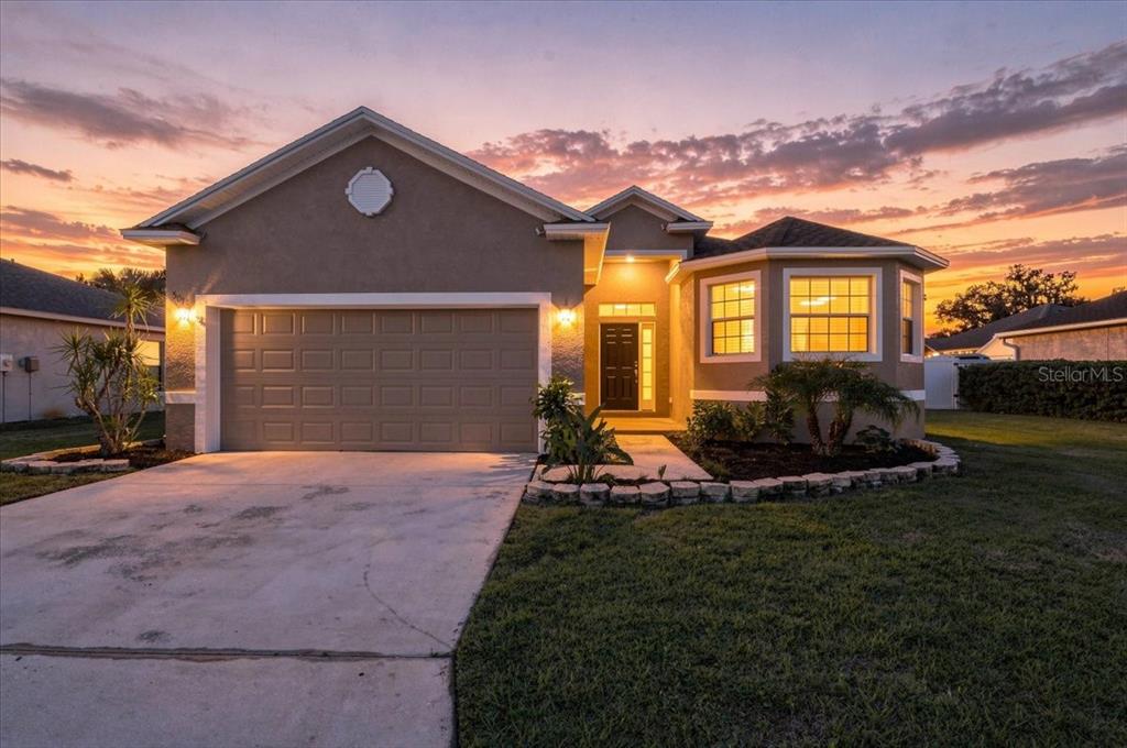 5014 YELLOWTOP LOOP, LAKELAND, FL — photo 2 of 46
