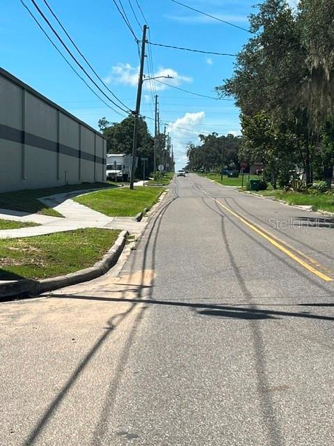 19 W BADGER AVENUE, EUSTIS, FL — photo 4 of 8