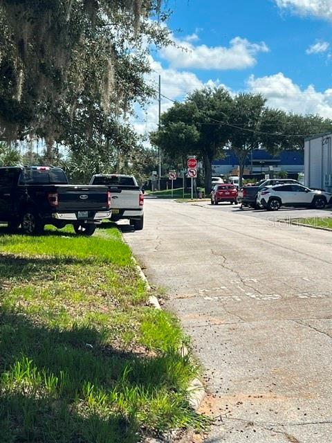 19 W BADGER AVENUE, EUSTIS, FL — photo 5 of 8