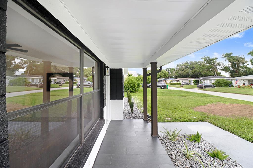 1800 CARDINAL DRIVE, CLEARWATER, FL — photo 3 of 30
