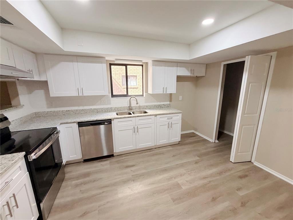 562 BELLTOWER AVENUE UNIT 220, DELTONA, FL — photo 2 of 20