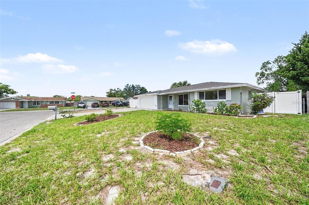 7815 MONARDA DRIVE, PORT RICHEY, FL — photo 4 of 30