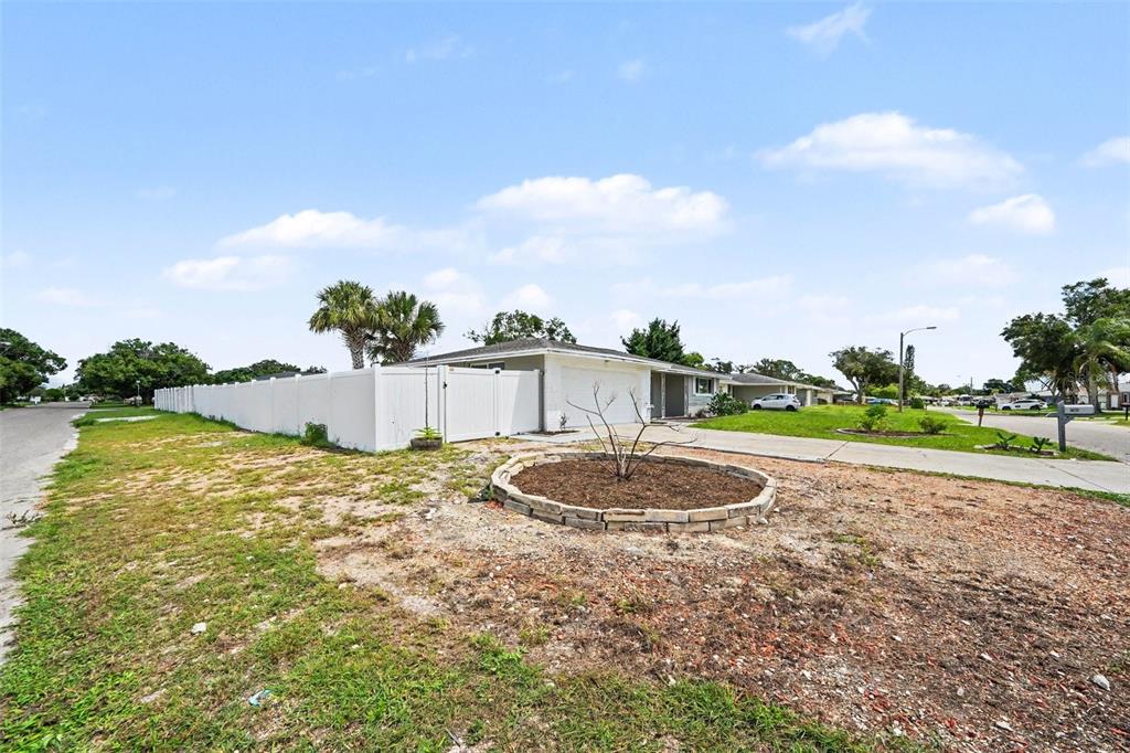 7815 MONARDA DRIVE, PORT RICHEY, FL — photo 5 of 30