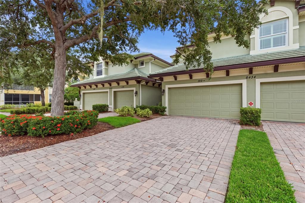 6434 MOORINGS POINT CIRCLE UNIT 102, LAKEWOOD RANCH, FL — photo 2 of 30