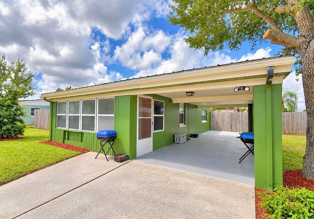 502 STANLEY AVENUE, FROSTPROOF, FL — photo 2 of 24
