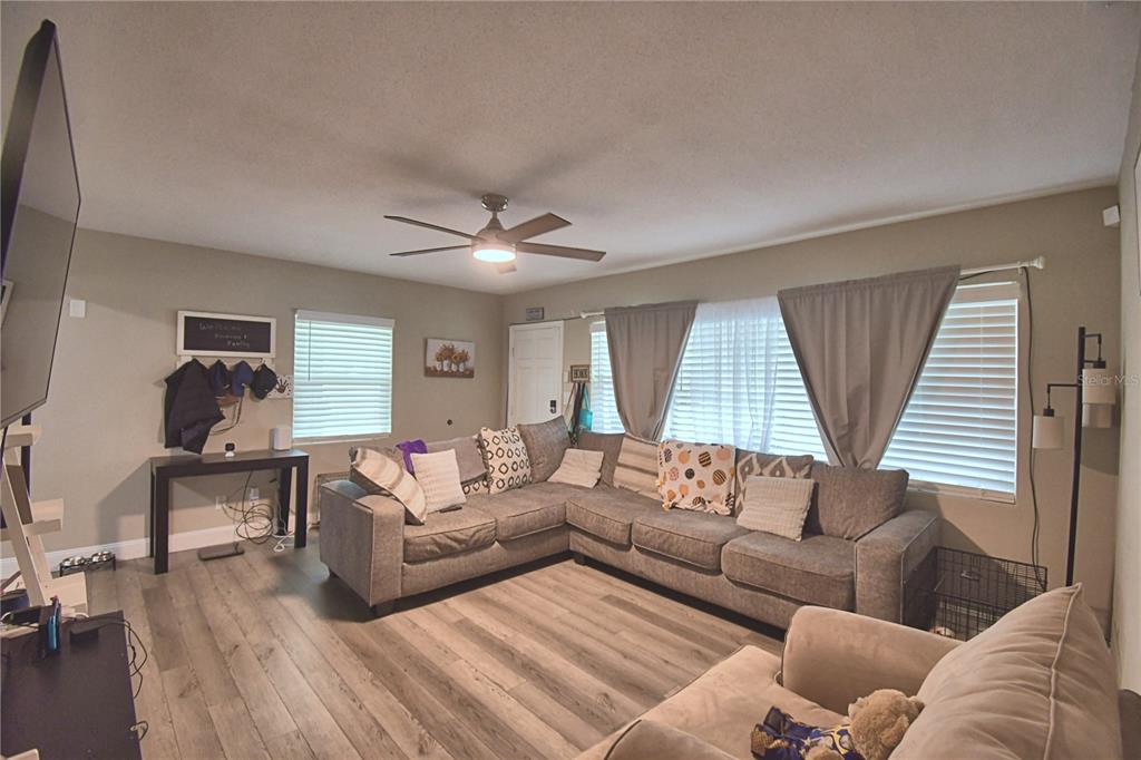 502 STANLEY AVENUE, FROSTPROOF, FL — photo 3 of 24